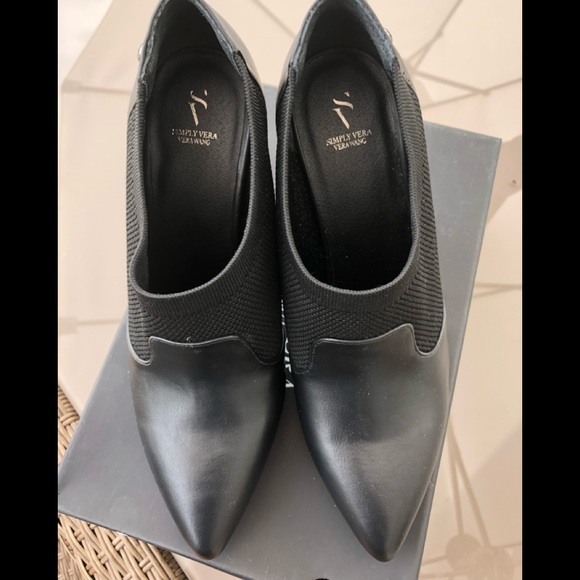 NWT Simply Vera Wang Warsaw Black Booties - Picture 4 of 8